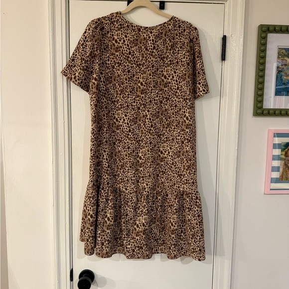 Leopard Print Short Sleeve Dress - Picture 5 of 5